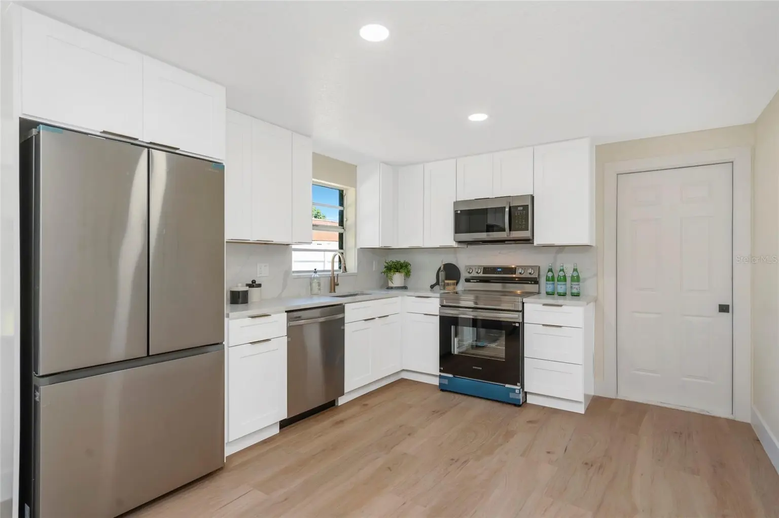 4003 W MONTGOMERY TERRACE, TAMPA, FL, photo 14 of 29