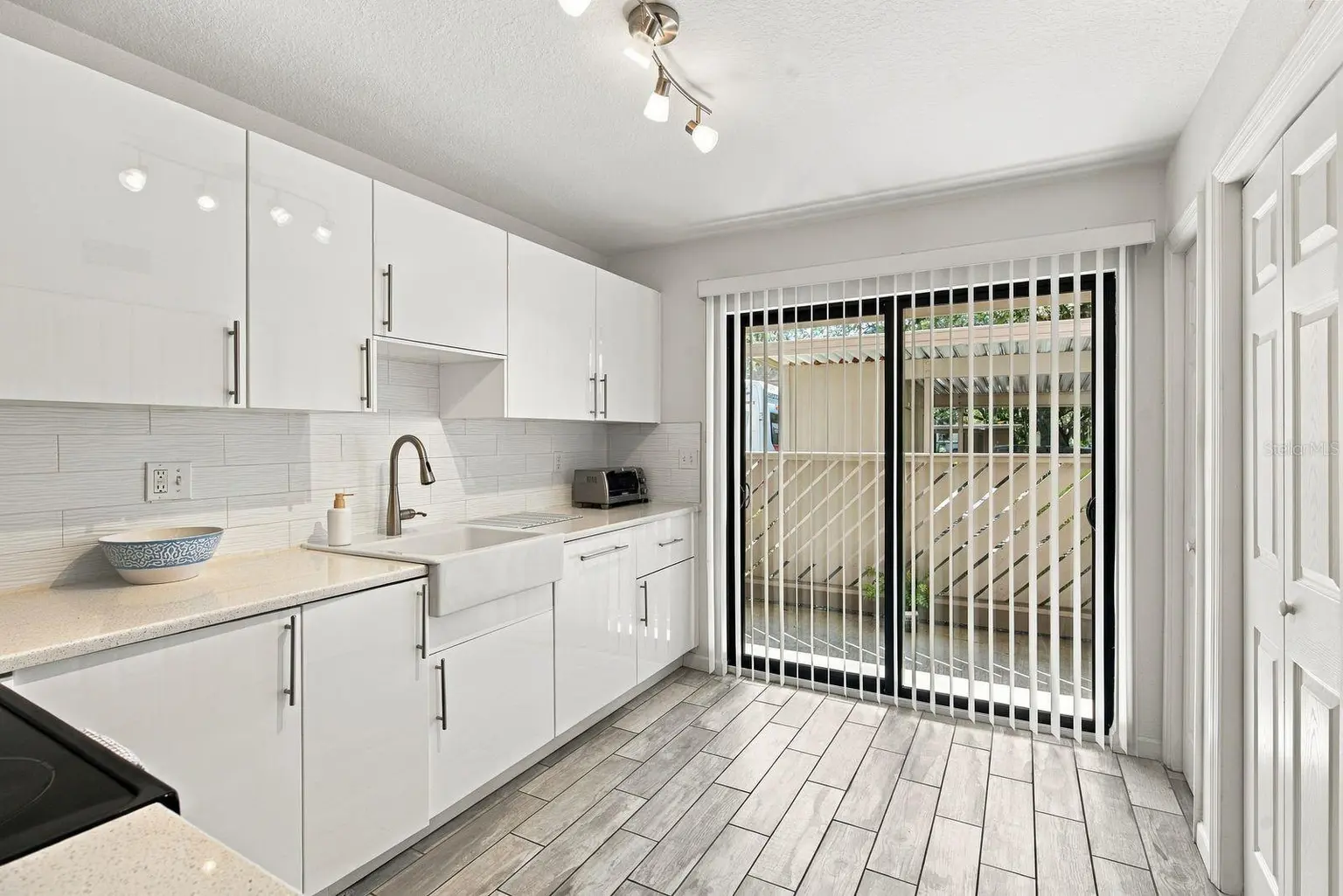 515 MISTLETOE COURT #B, SAFETY HARBOR, FL, photo 8 of 32