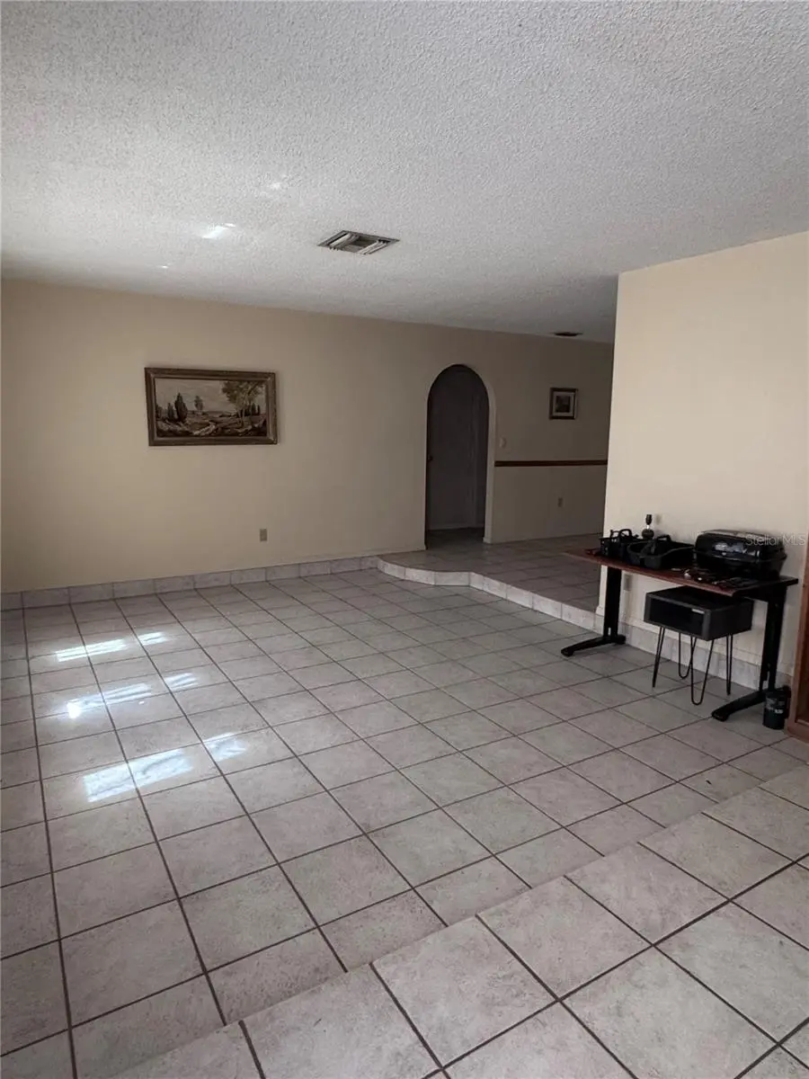 209 LEAFWOOD ROAD, TARPON SPRINGS, FL, photo 3 of 9
