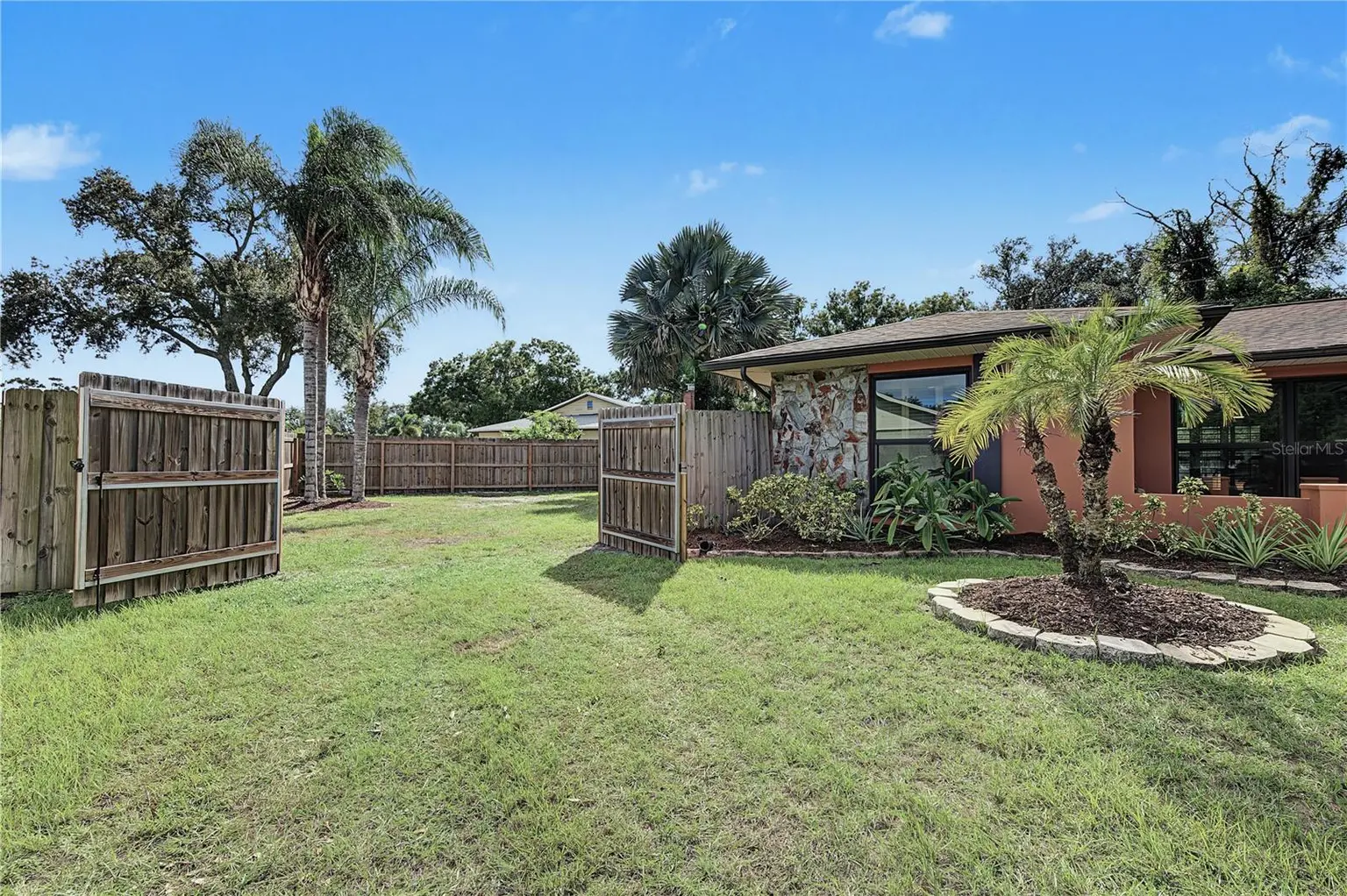 112 PEACOCK CIRCLE, SAFETY HARBOR, FL, photo 9 of 99
