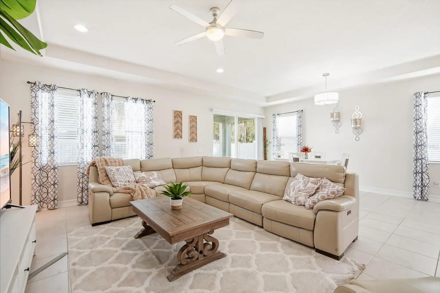 13821 FAIRWAY BUNKER DRIVE, TAMPA, FL, photo 12 of 36