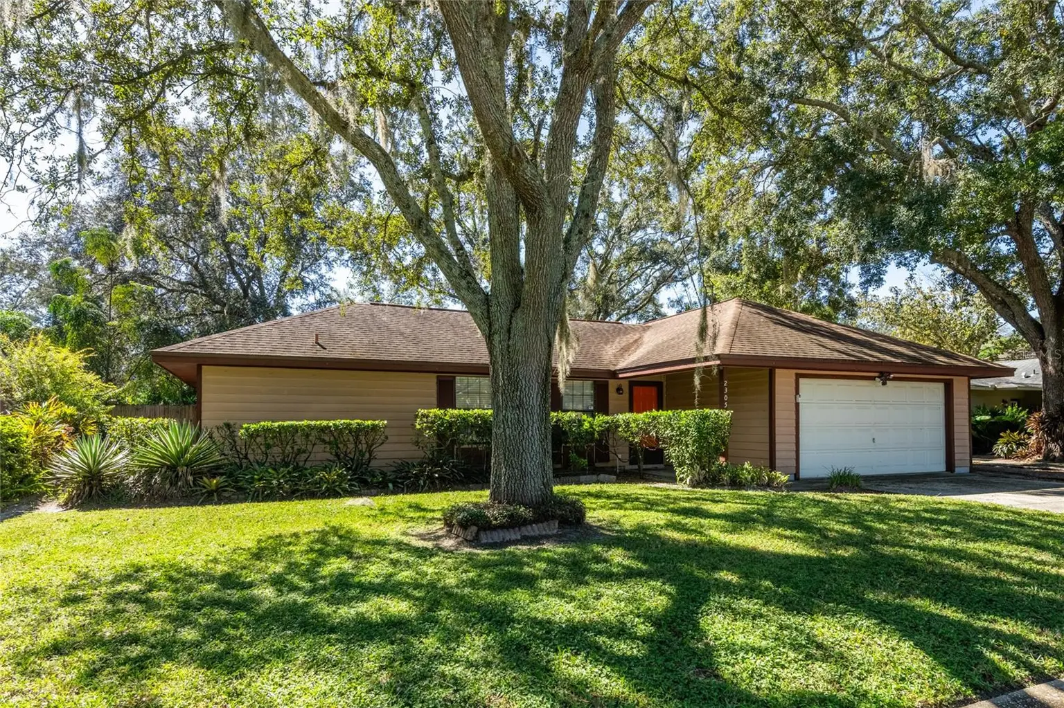 2305 FORREST CREST CIRCLE, LUTZ, FL, photo 2 of 36