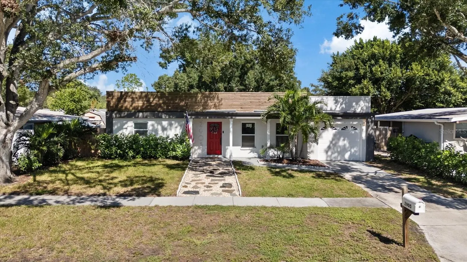 2905 W PAXTON AVENUE, TAMPA, FL, photo 2 of 39