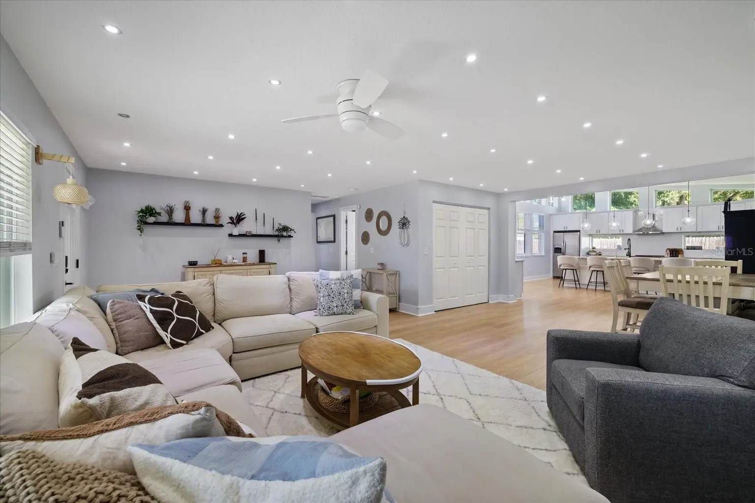 2905 W PAXTON AVENUE, TAMPA, FL, photo 6 of 39