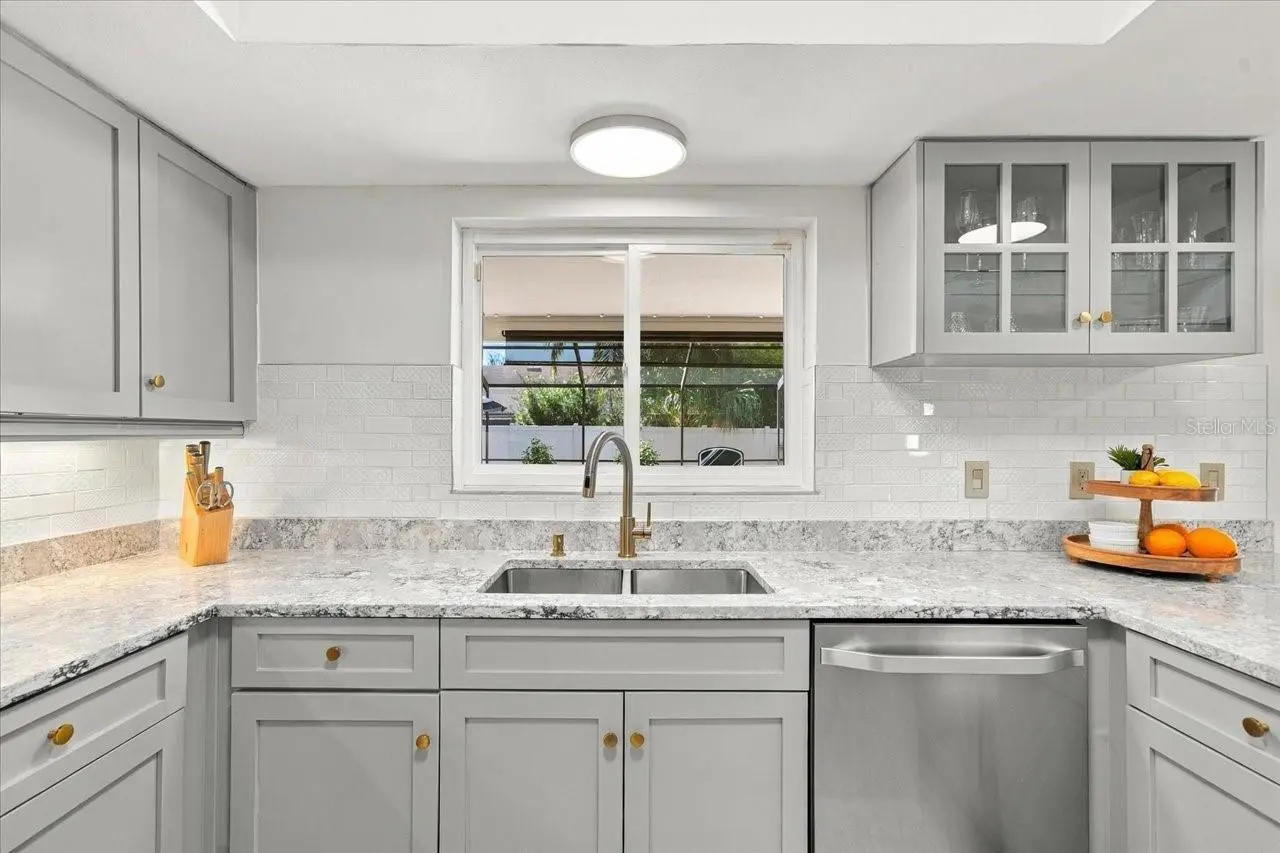 13810 LAKE VILLAGE PLACE, TAMPA, FL, photo 12 of 45