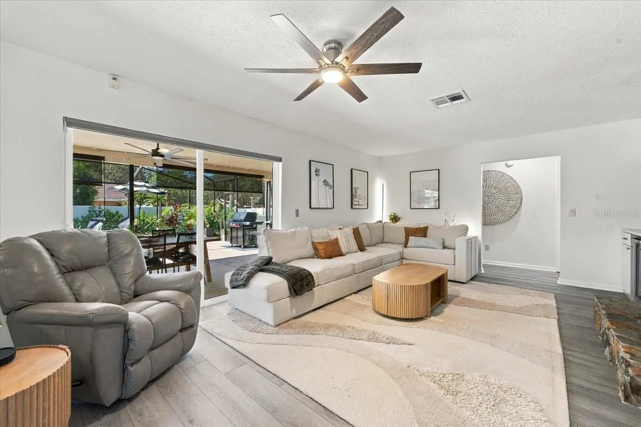 13810 LAKE VILLAGE PLACE, TAMPA, FL, photo 15 of 45