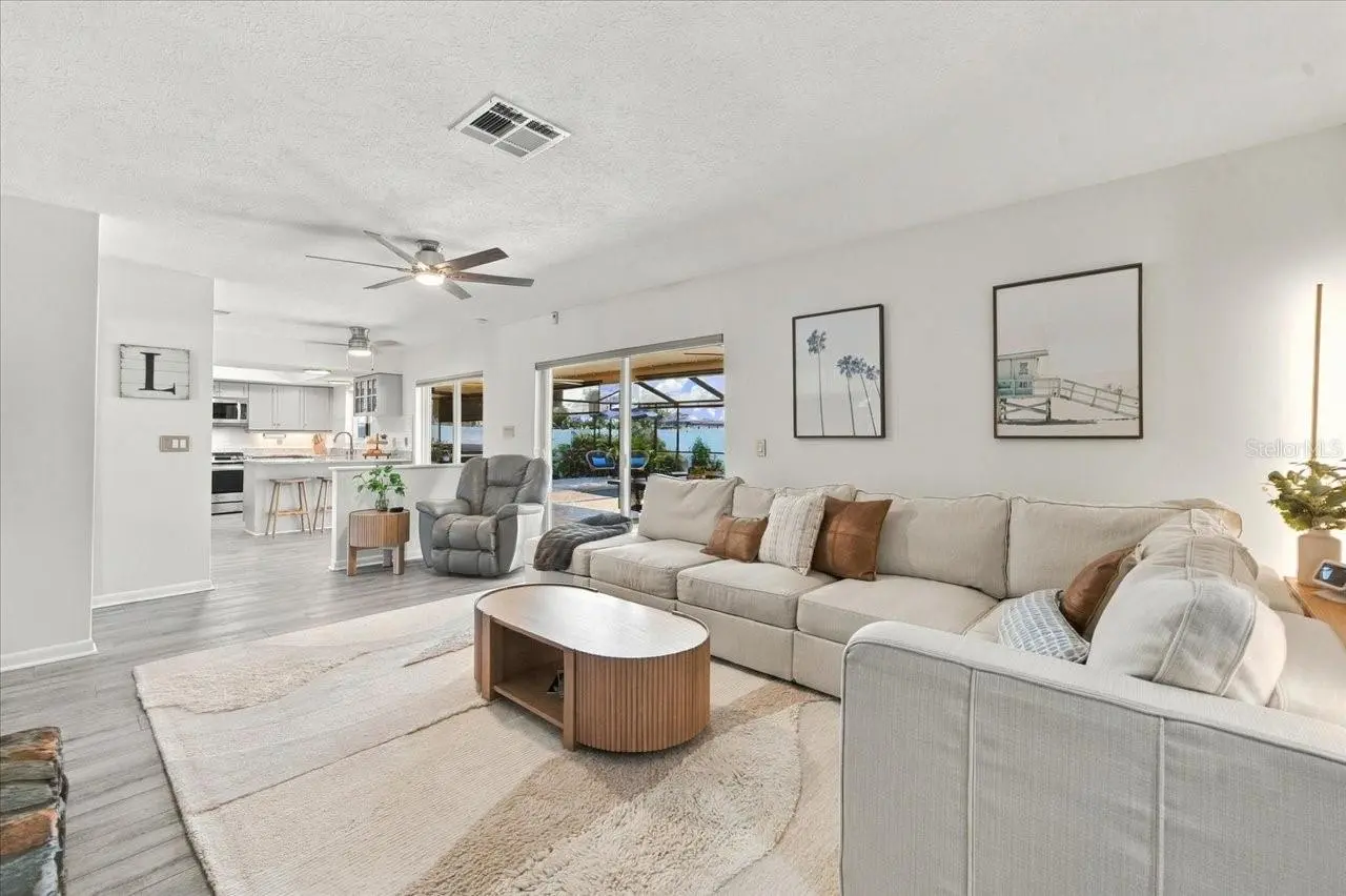 13810 LAKE VILLAGE PLACE, TAMPA, FL, photo 17 of 45