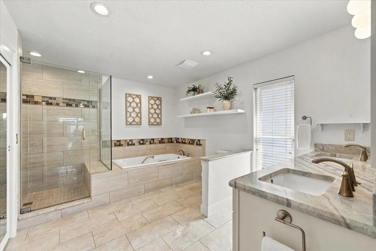 13810 LAKE VILLAGE PLACE, TAMPA, FL, photo 27 of 45