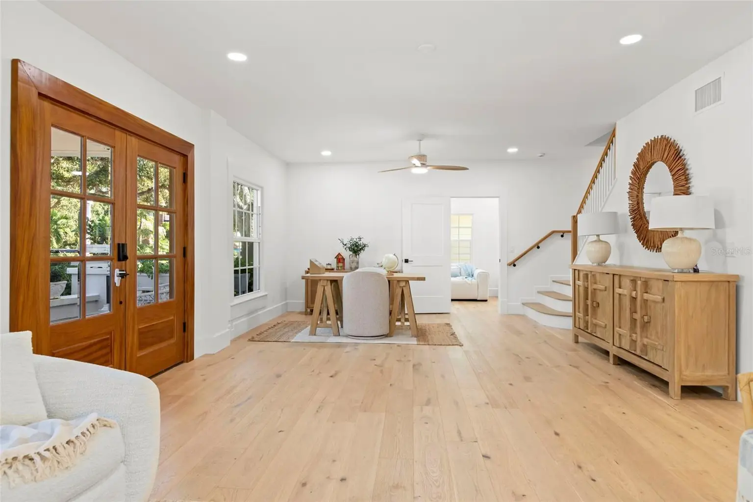 816 15TH AVENUE NE, ST PETERSBURG, FL, photo 10 of 80
