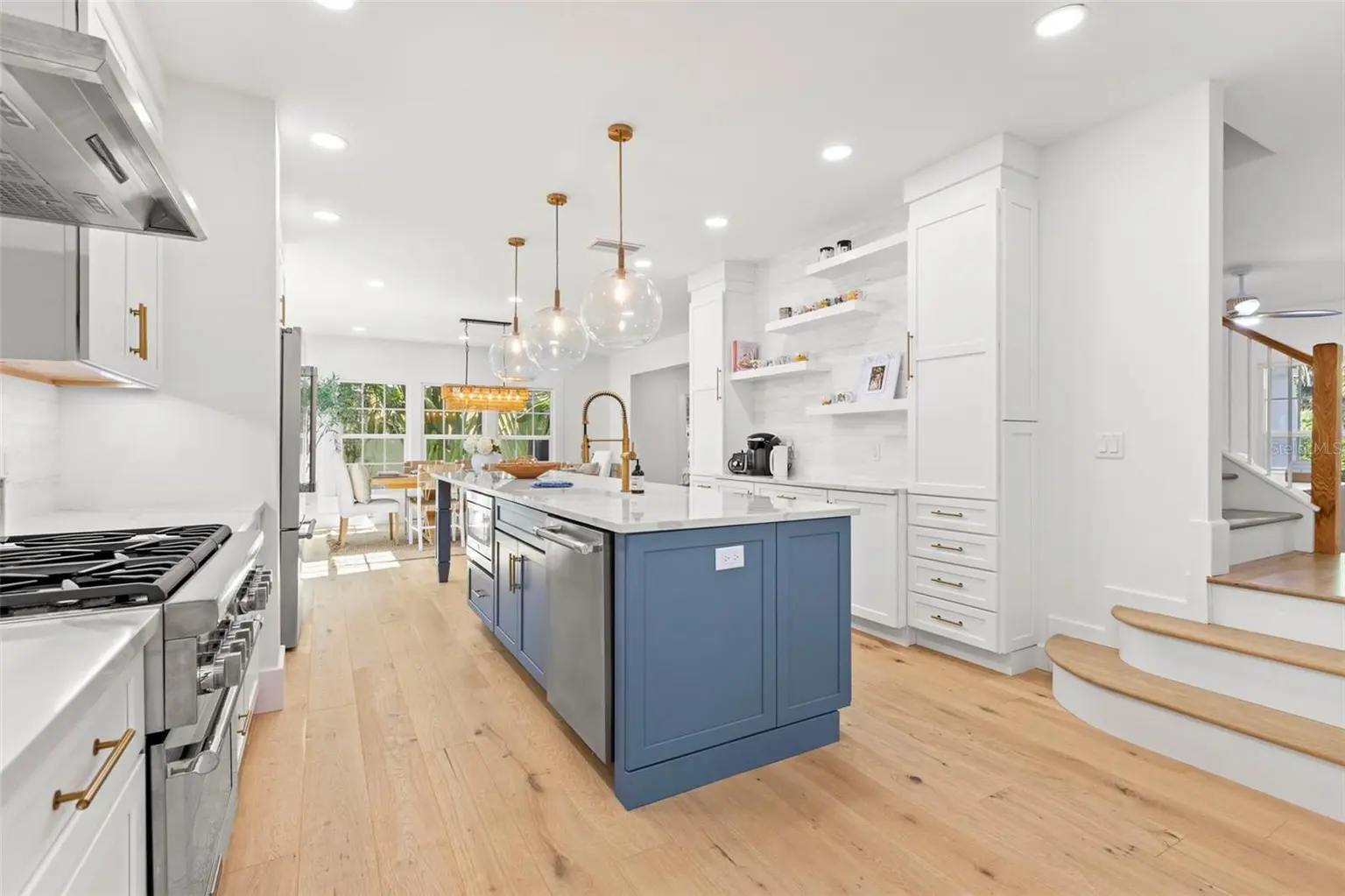 816 15TH AVENUE NE, ST PETERSBURG, FL, photo 13 of 80