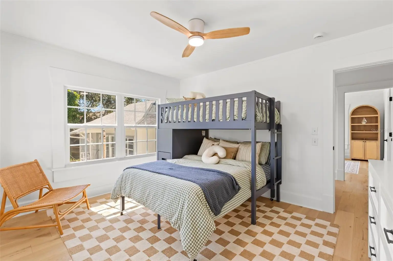 816 15TH AVENUE NE, ST PETERSBURG, FL, photo 44 of 80