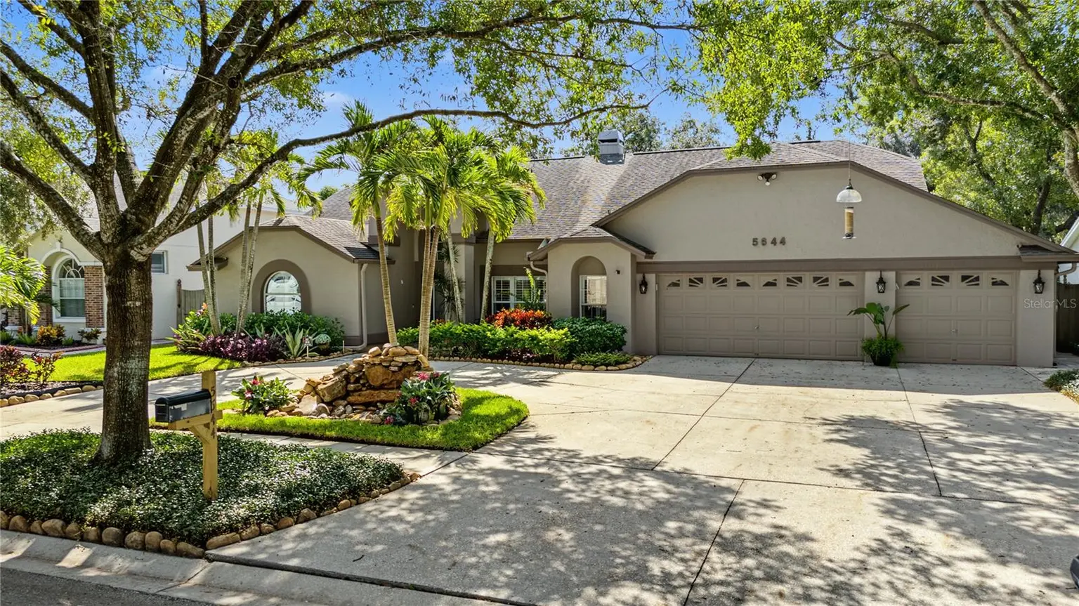 5644 GLENCREST BOULEVARD, TAMPA, FL, photo 2 of 54