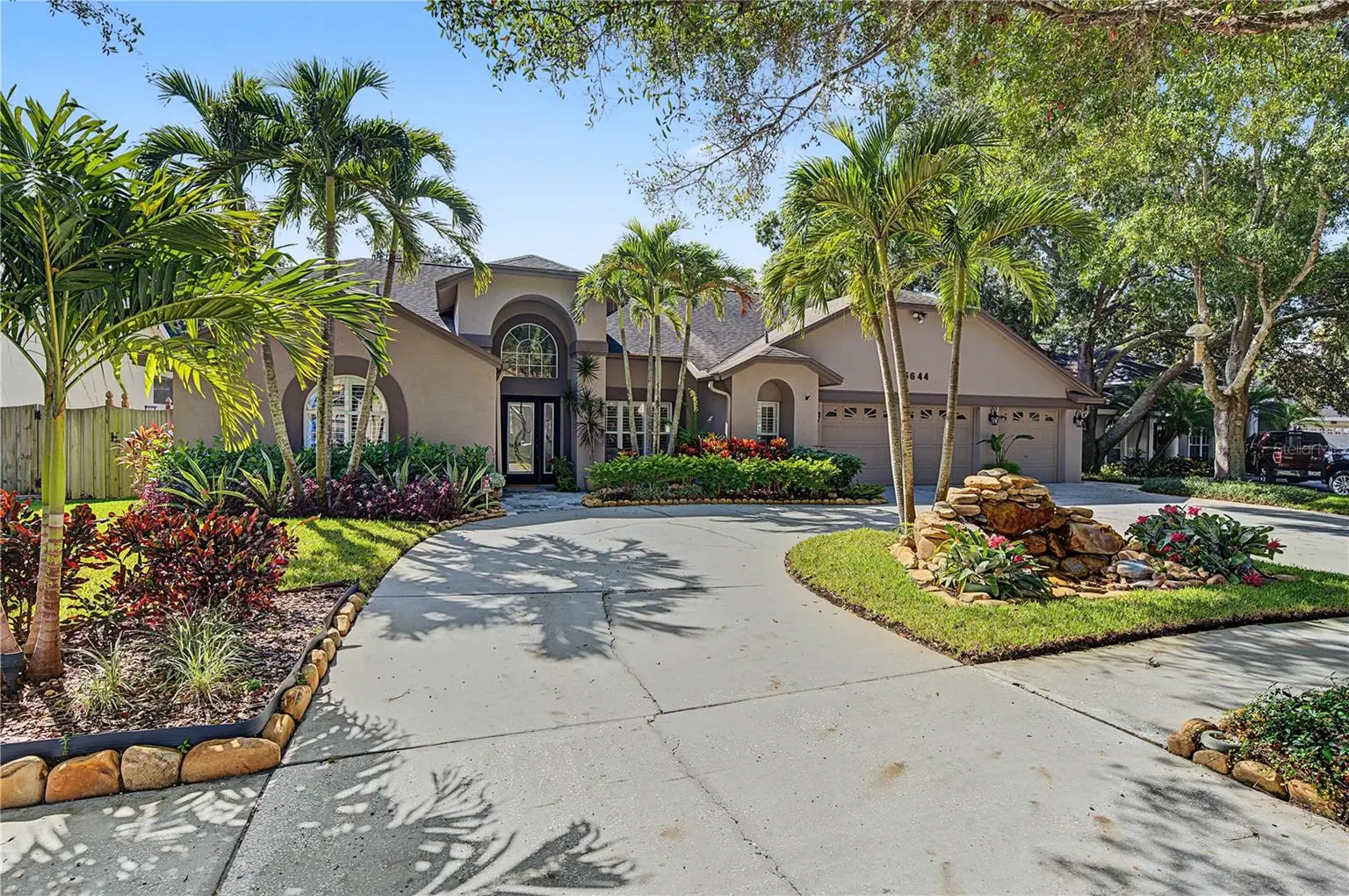 5644 GLENCREST BOULEVARD, TAMPA, FL, photo 6 of 54
