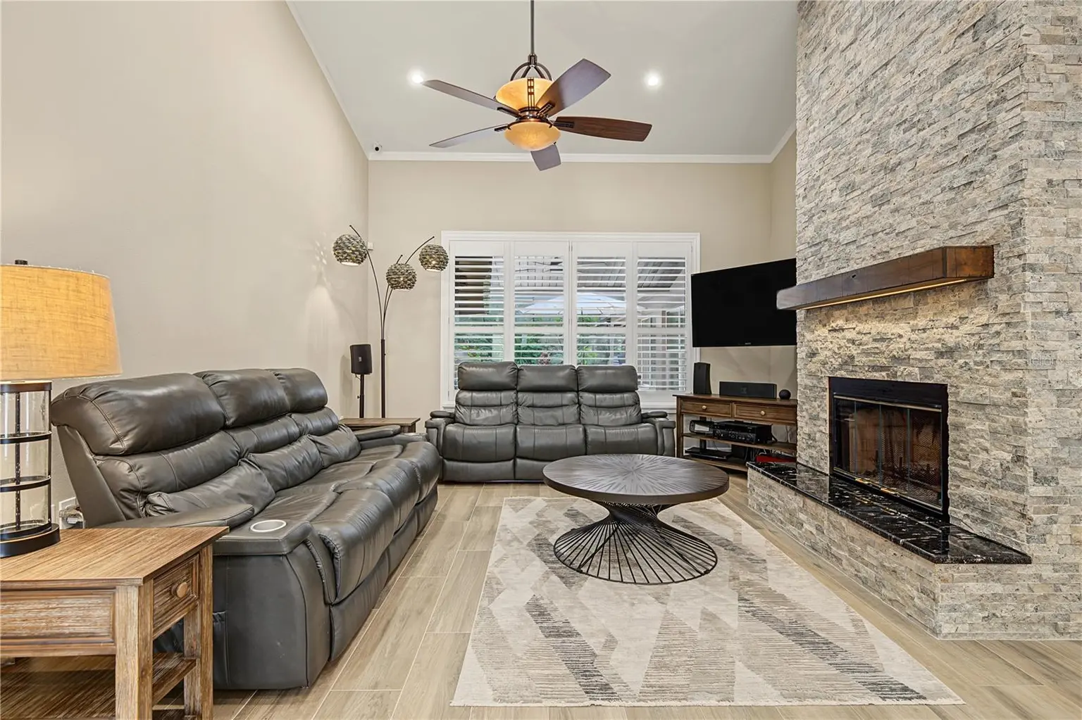 5644 GLENCREST BOULEVARD, TAMPA, FL, photo 12 of 54