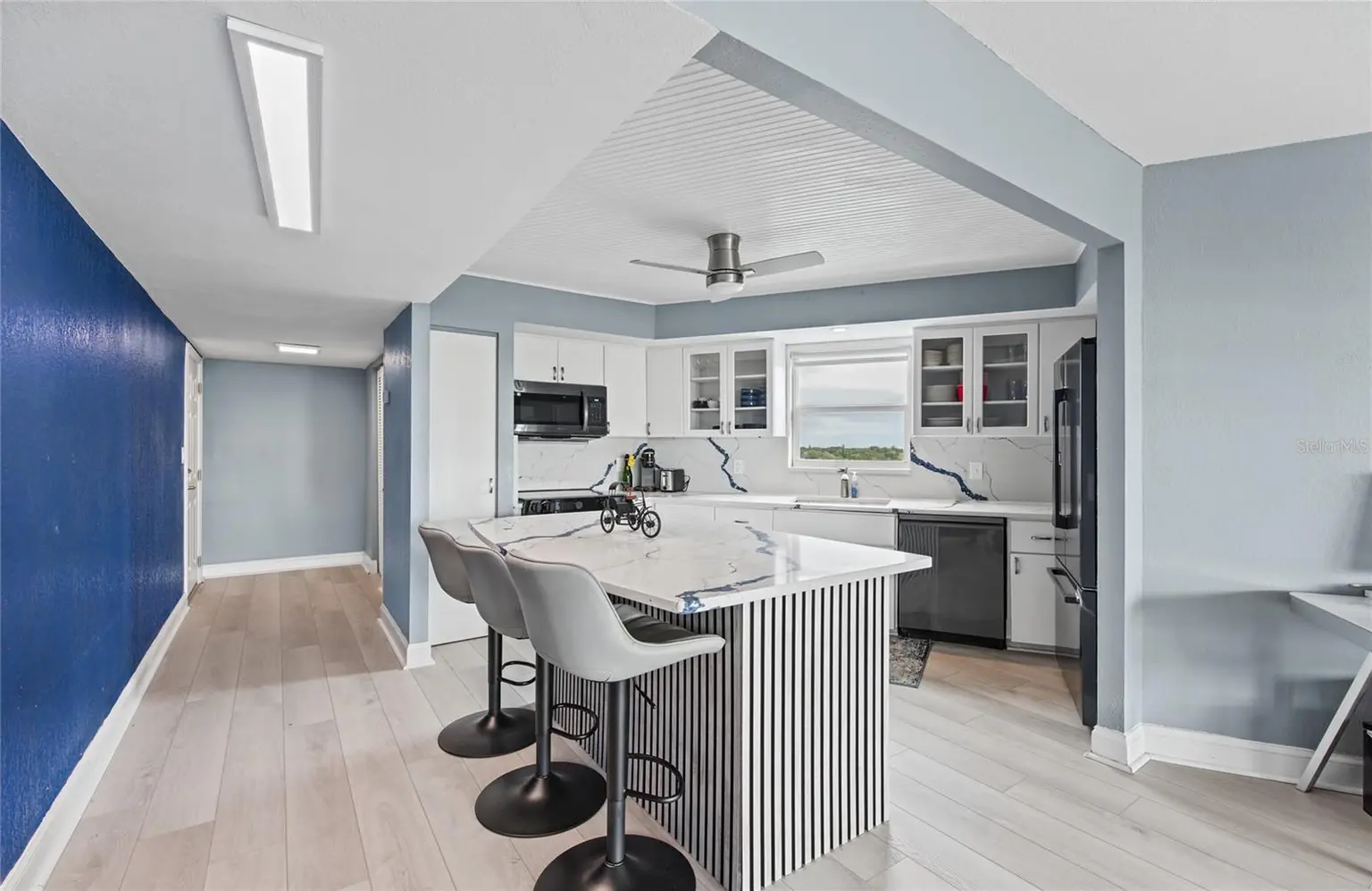 700 BEACH DRIVE NE #701, ST PETERSBURG, FL, photo 15 of 57