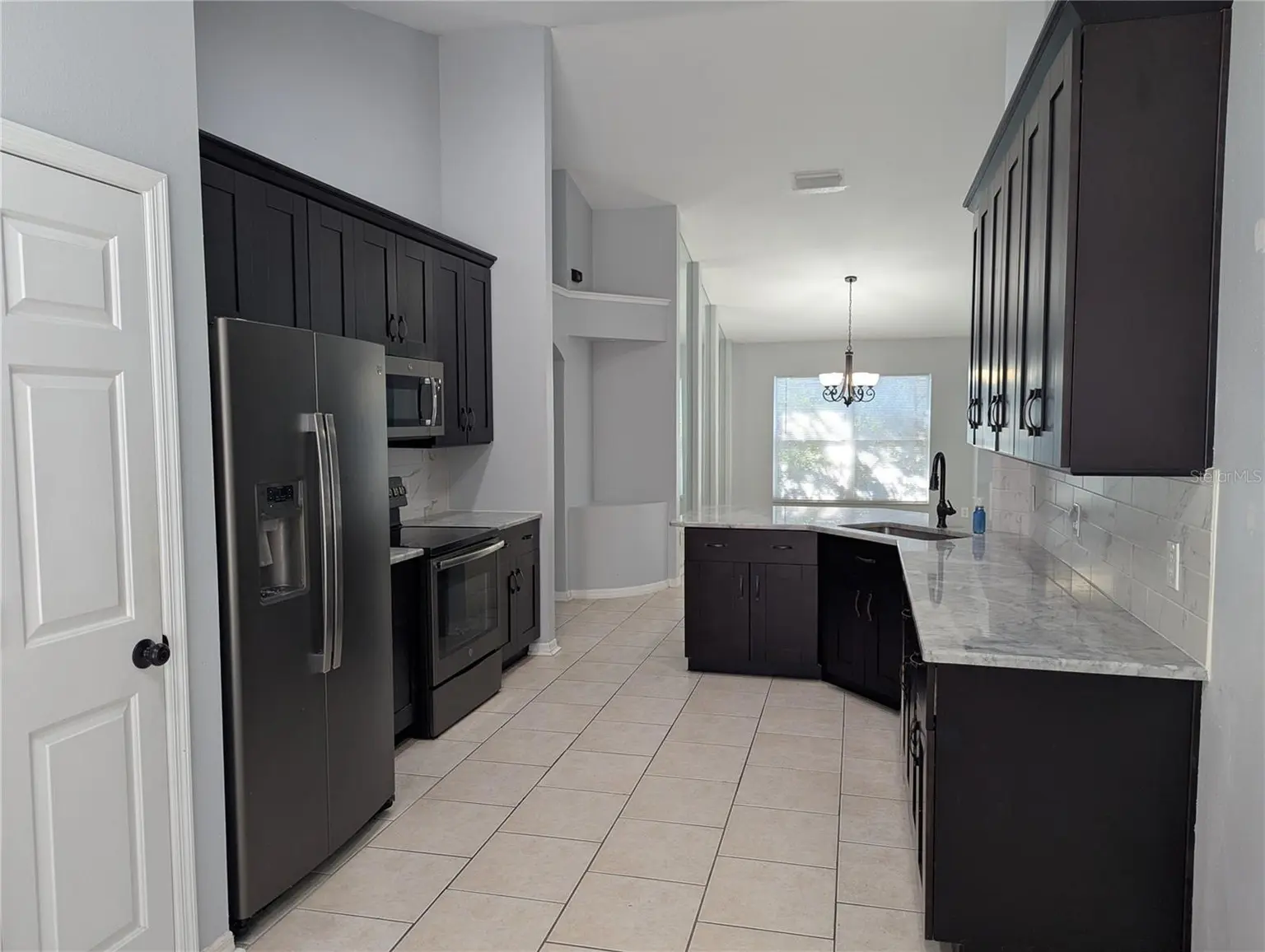 6907 FREEPORT ROAD, RIVERVIEW, FL, photo 2 of 47