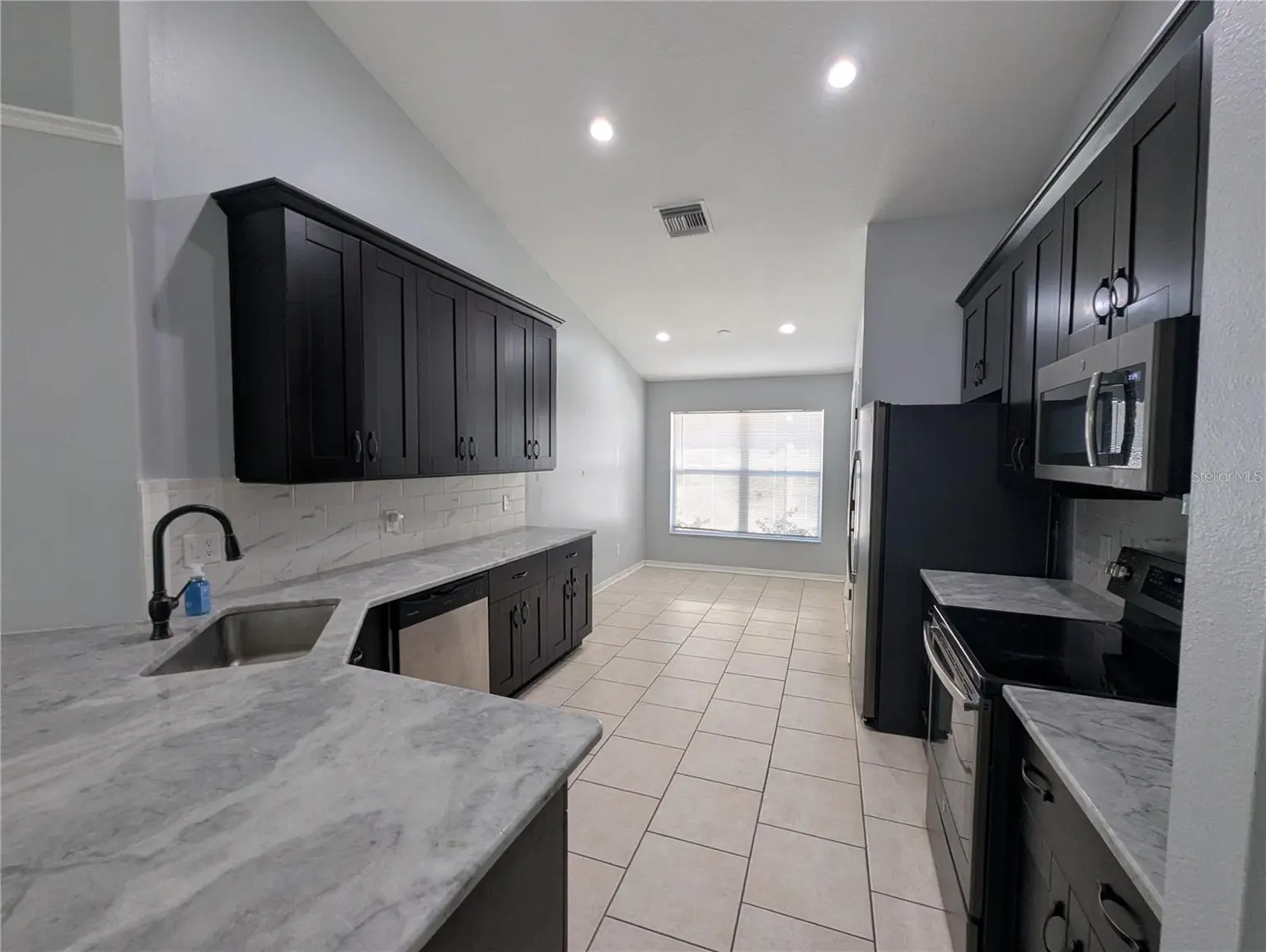 6907 FREEPORT ROAD, RIVERVIEW, FL, photo 16 of 47