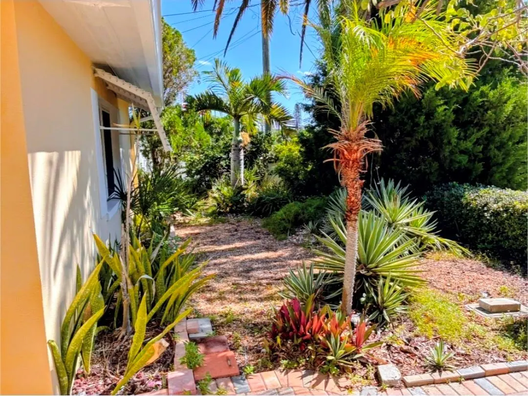 8175 GULF BOULEVARD, ST PETE BEACH, FL, photo 13 of 30