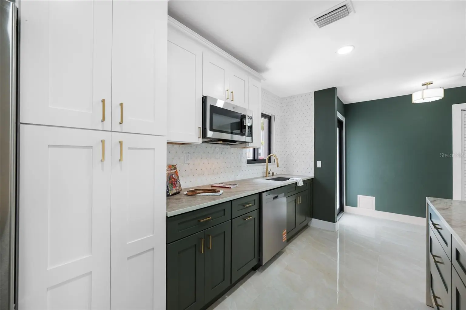 4707 W PAUL AVENUE, TAMPA, FL, photo 5 of 30