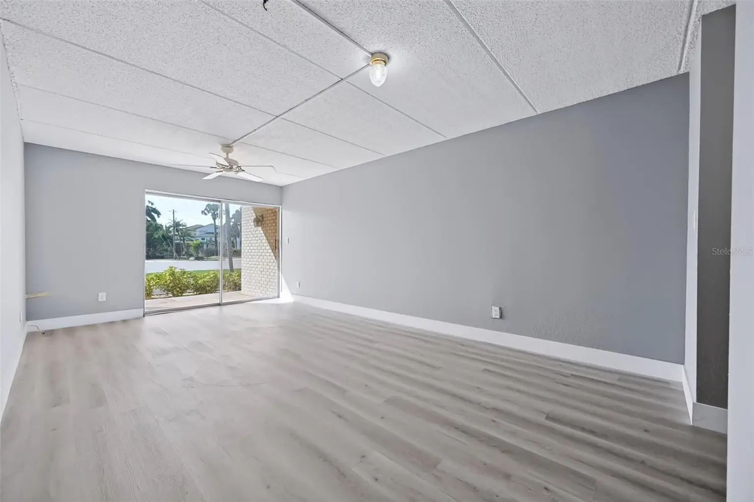 10365 PARADISE BOULEVARD #5, TREASURE ISLAND, FL, photo 3 of 30