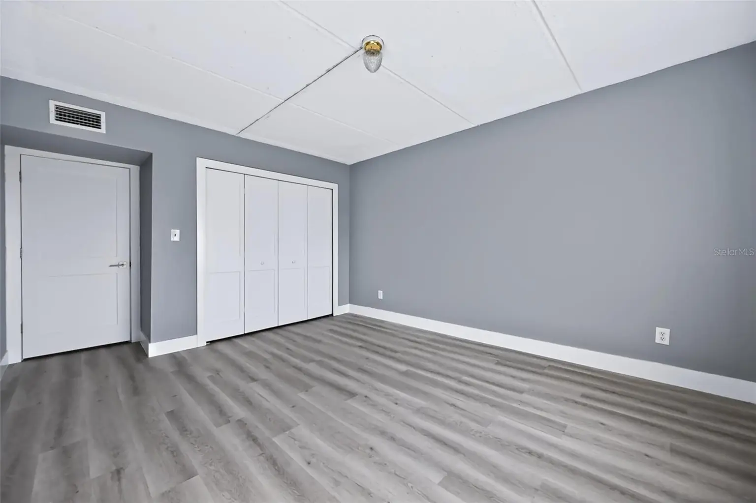 10365 PARADISE BOULEVARD #5, TREASURE ISLAND, FL, photo 10 of 30