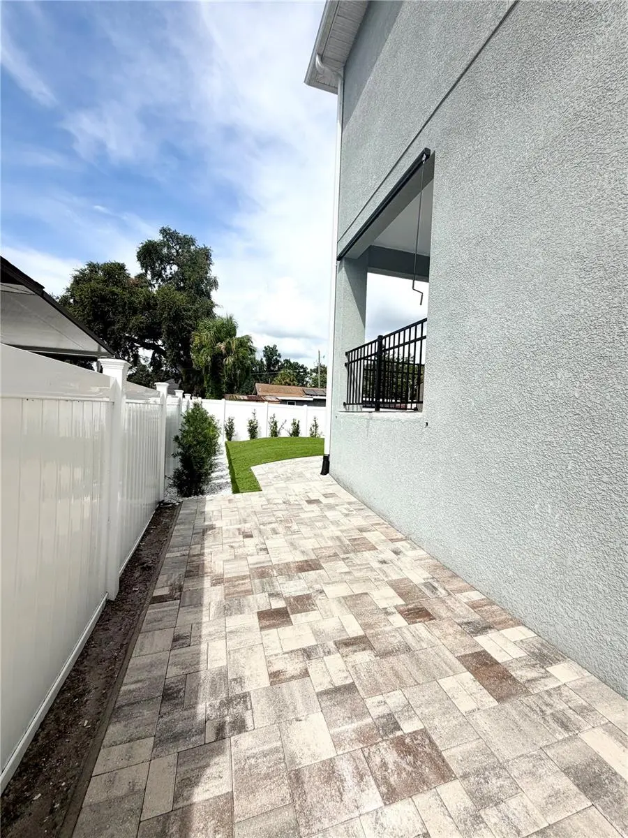 8331 PEGGY STREET, TAMPA, FL, photo 10 of 47