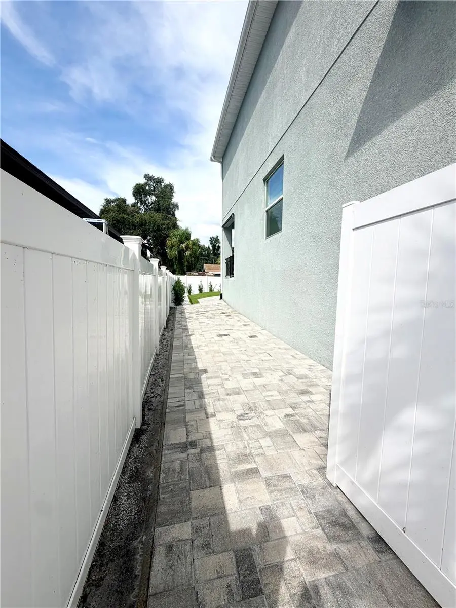 8331 PEGGY STREET, TAMPA, FL, photo 11 of 47