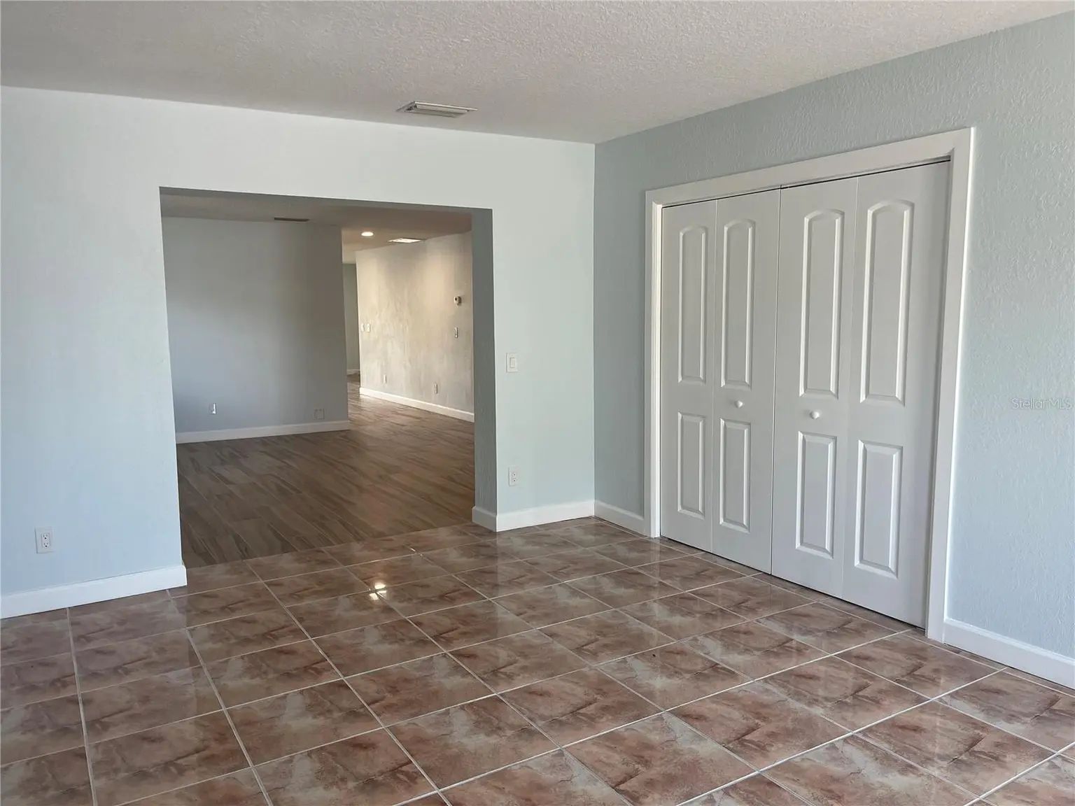 307 LA HACIENDA DRIVE, INDIAN ROCKS BEACH, FL, photo 4 of 39