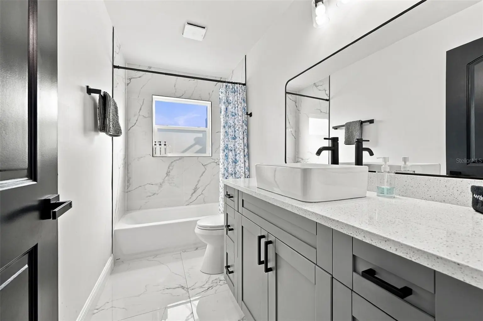 14019 W PARSLEY DRIVE, MADEIRA BEACH, FL, photo 8 of 33
