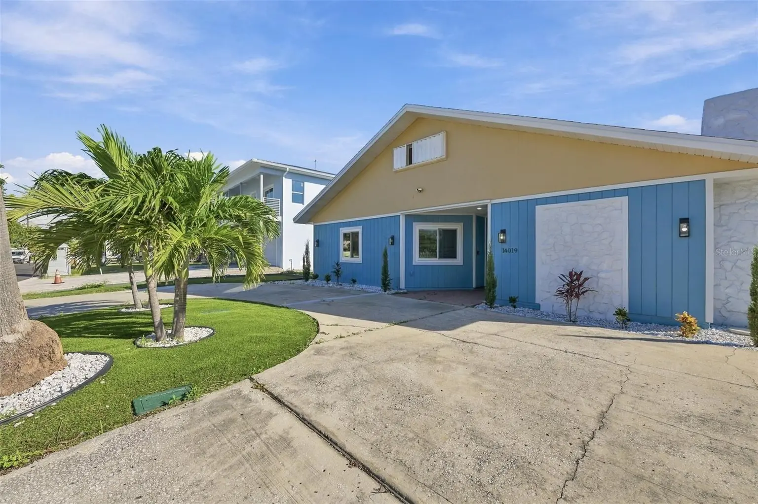 14019 W PARSLEY DRIVE, MADEIRA BEACH, FL, photo 19 of 33