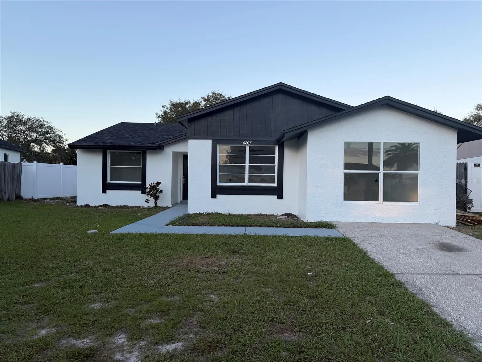 6807 WHITE CLIFFS WAY, TAMPA, FL, photo 1 of 19