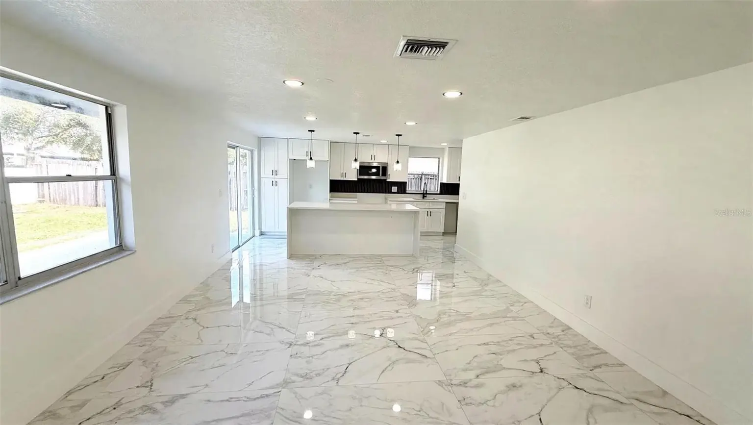6807 WHITE CLIFFS WAY, TAMPA, FL, photo 3 of 19