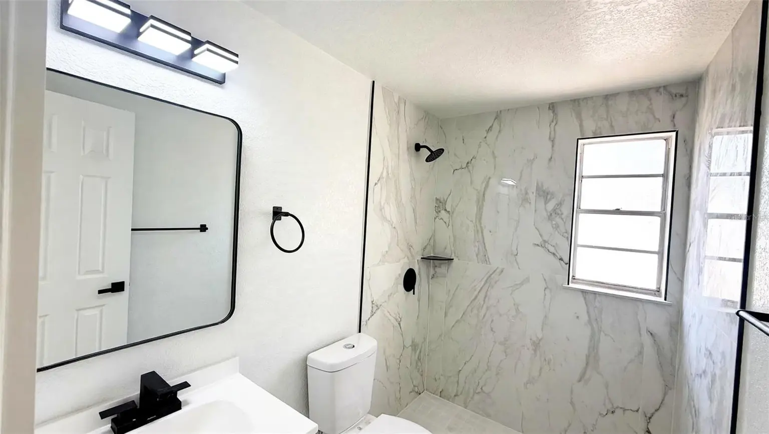 6807 WHITE CLIFFS WAY, TAMPA, FL, photo 9 of 19