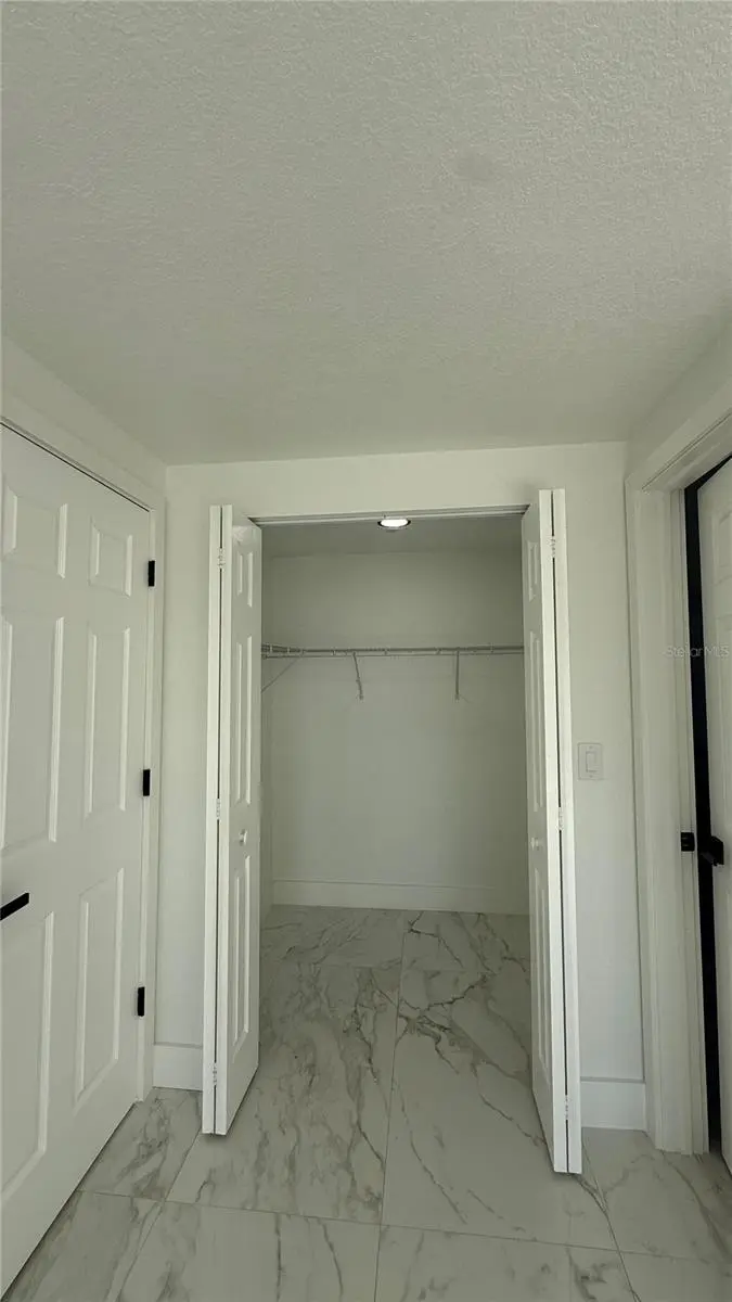 6807 WHITE CLIFFS WAY, TAMPA, FL, photo 12 of 19