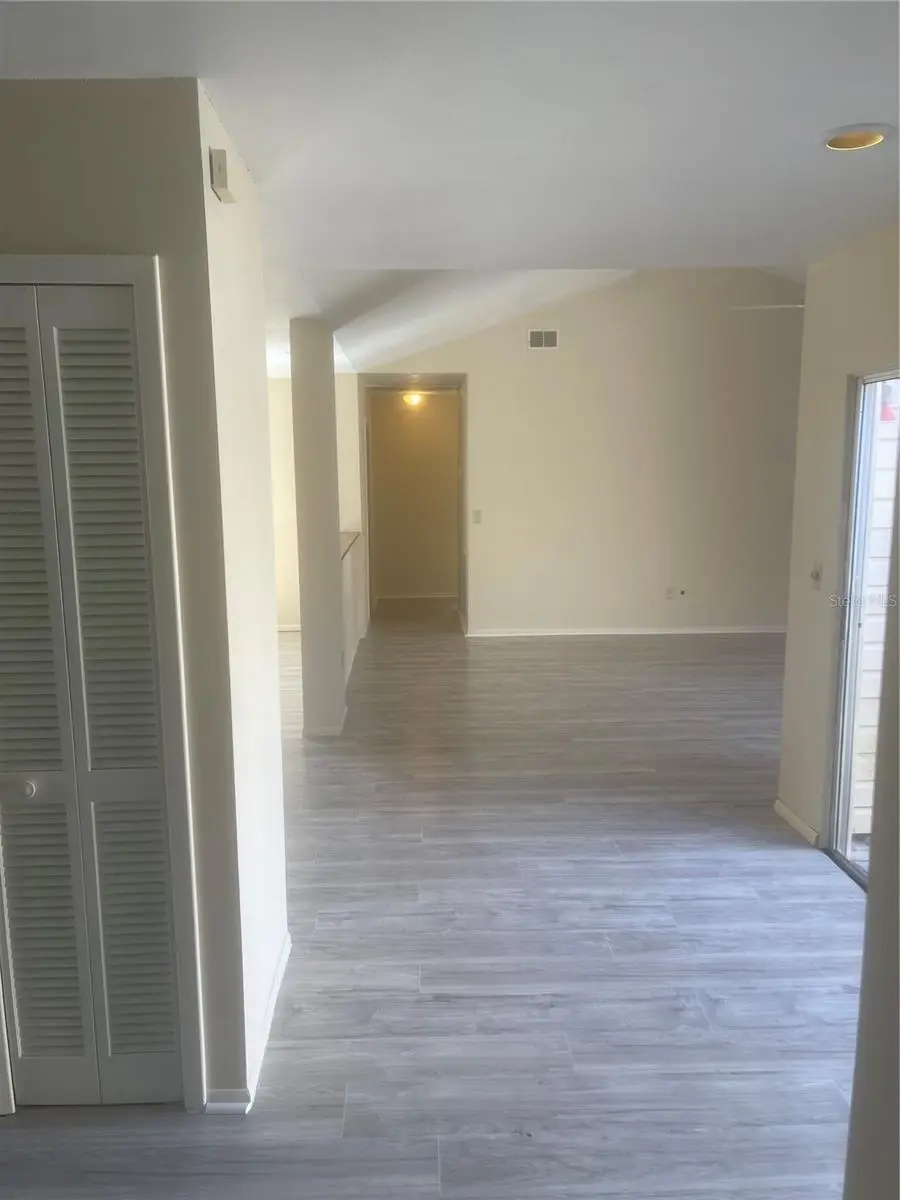 10842 VENICE CIRCLE, TAMPA, FL, photo 2 of 20