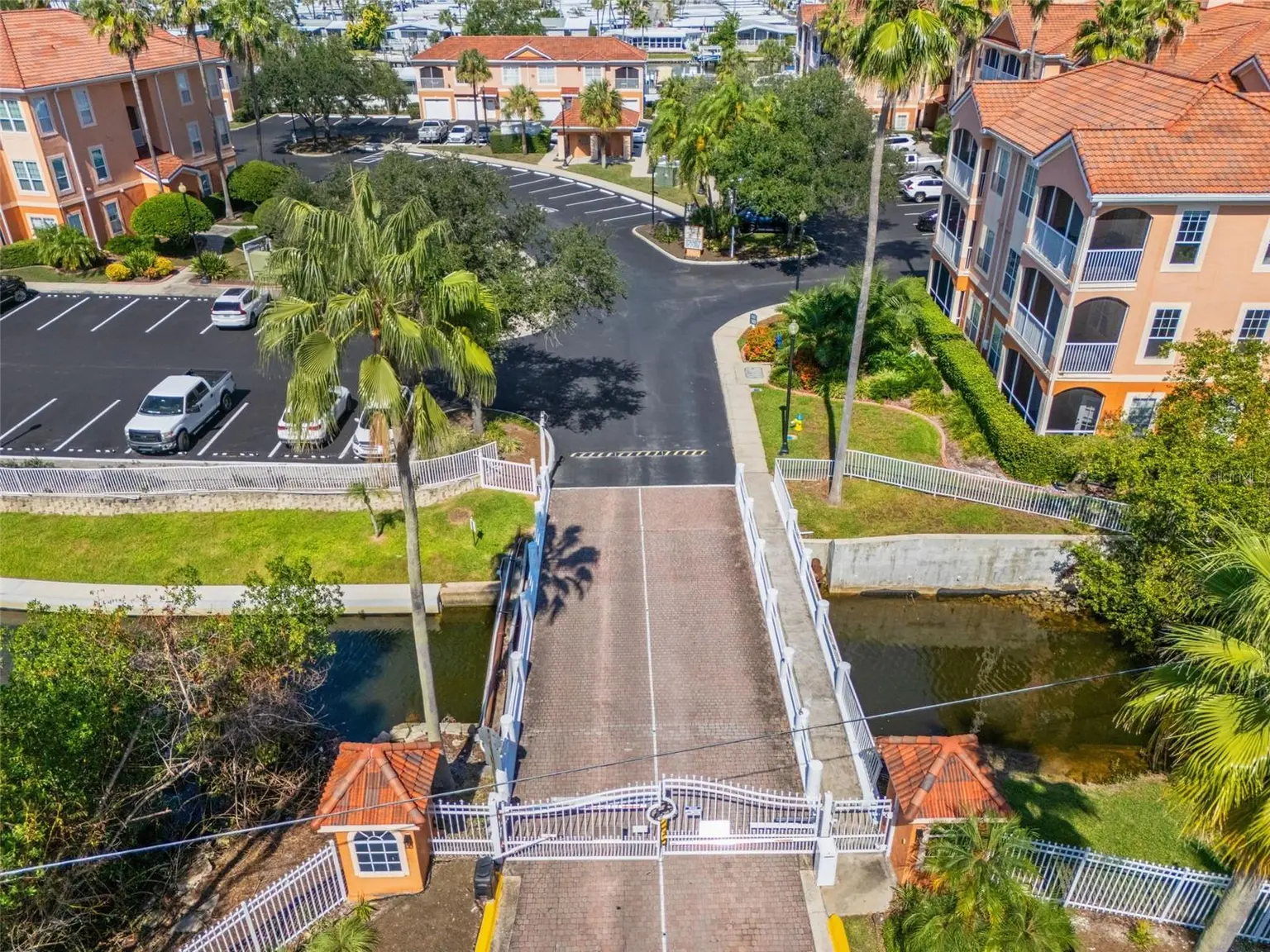 5000 CULBREATH KEY WAY #1-319, TAMPA, FL, photo 13 of 45