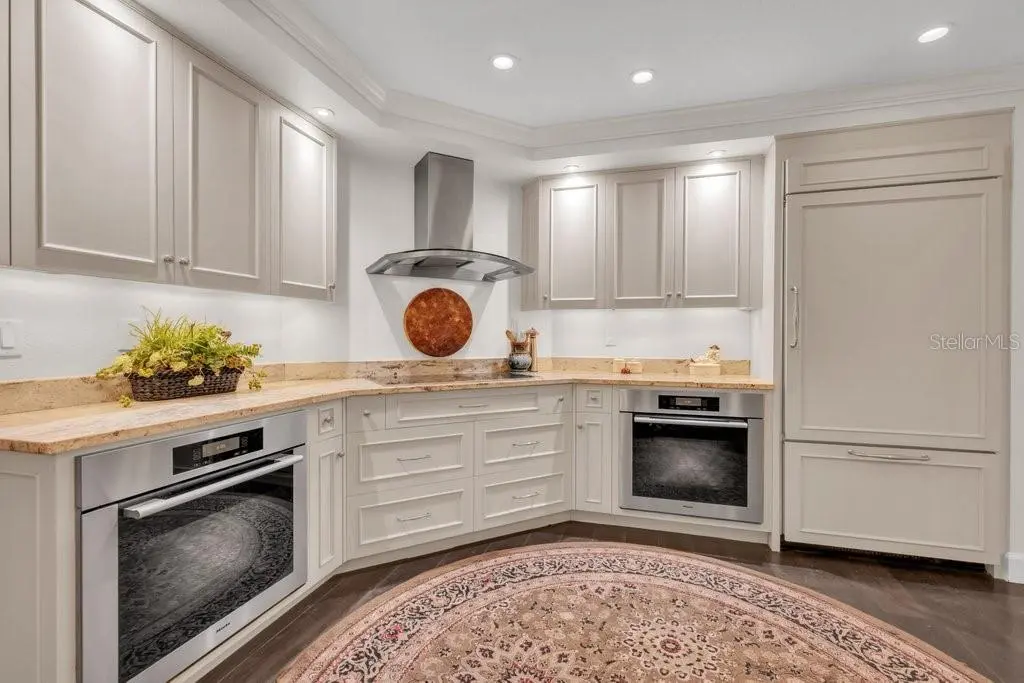 1184 WEYBRIDGE LANE, DUNEDIN, FL, photo 9 of 93