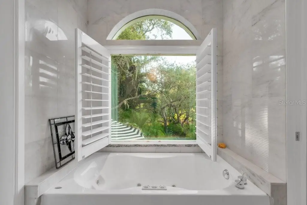 1184 WEYBRIDGE LANE, DUNEDIN, FL, photo 29 of 93
