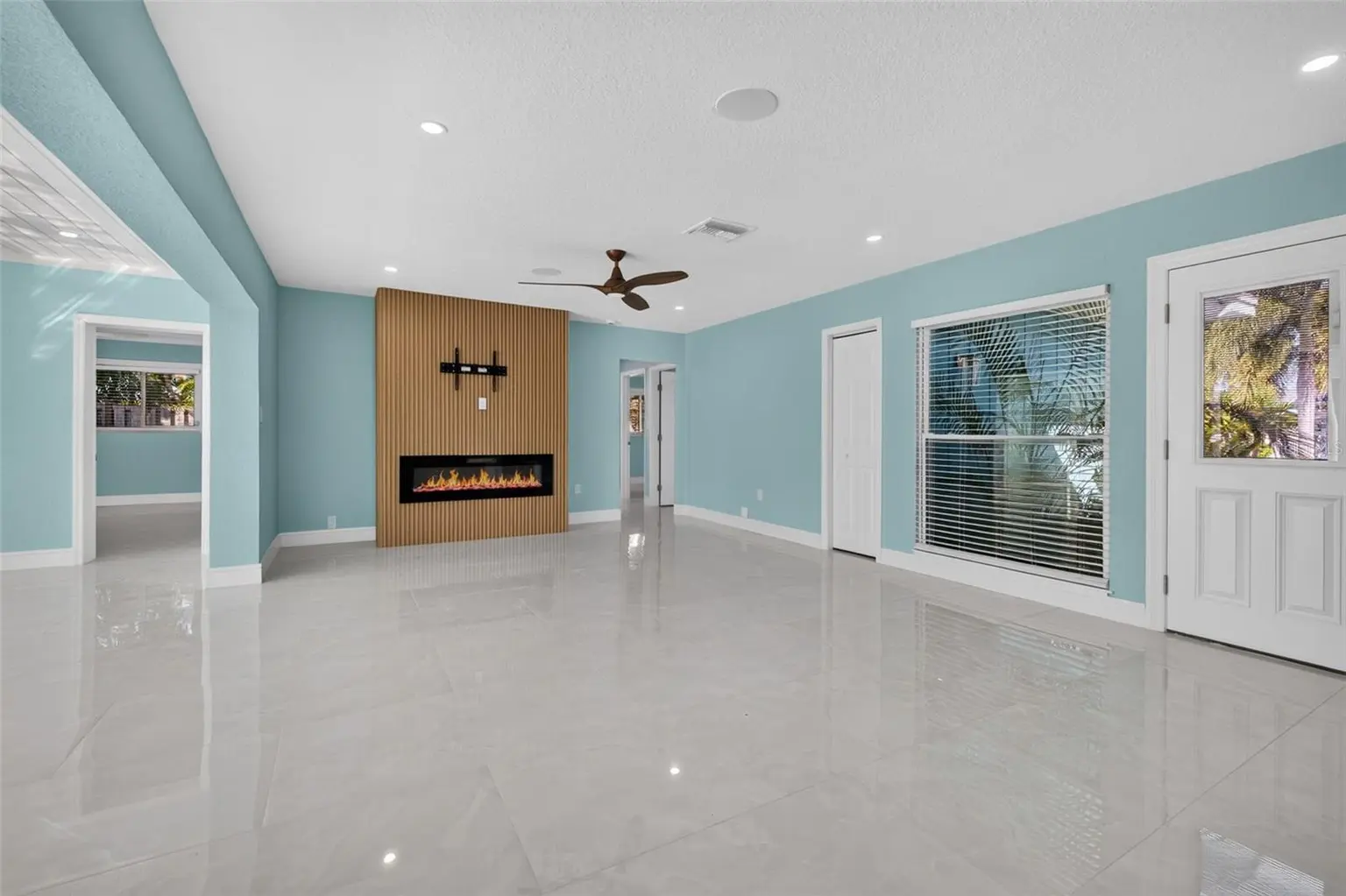 4643 BAY CREST DRIVE, TAMPA, FL, photo 11 of 49