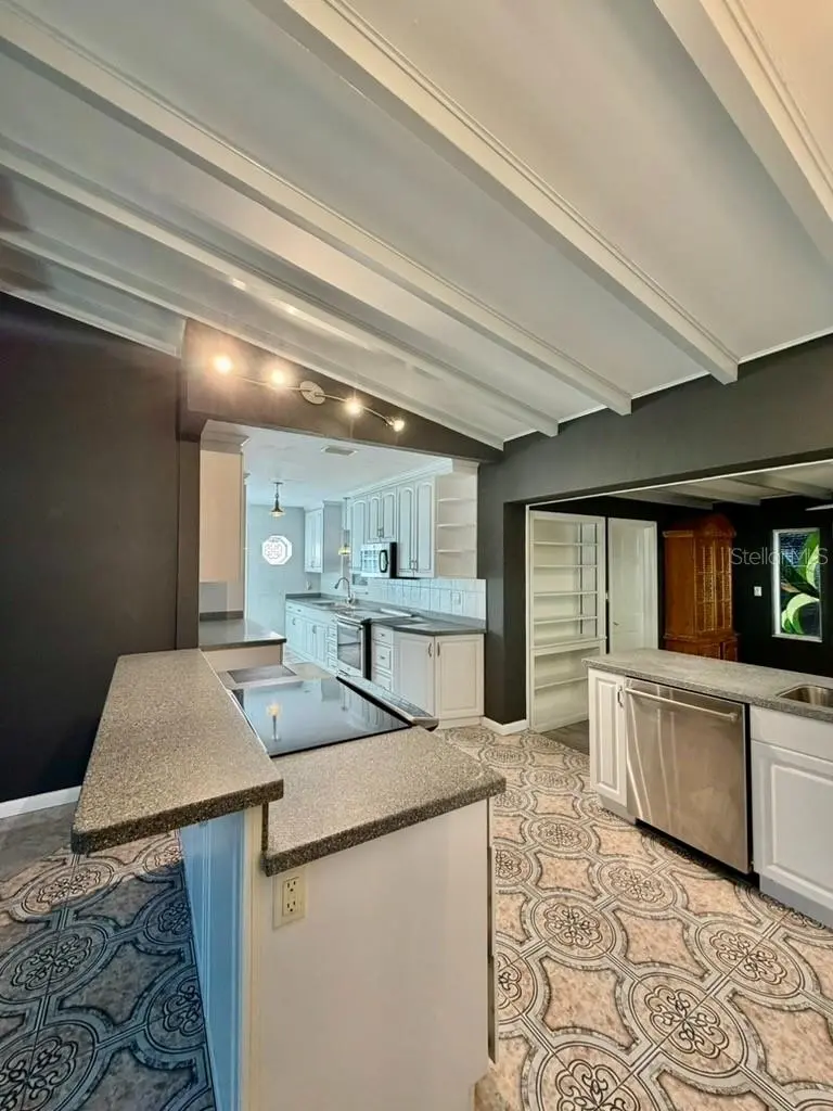 6250 13TH AVENUE S, GULFPORT, FL, photo 12 of 66
