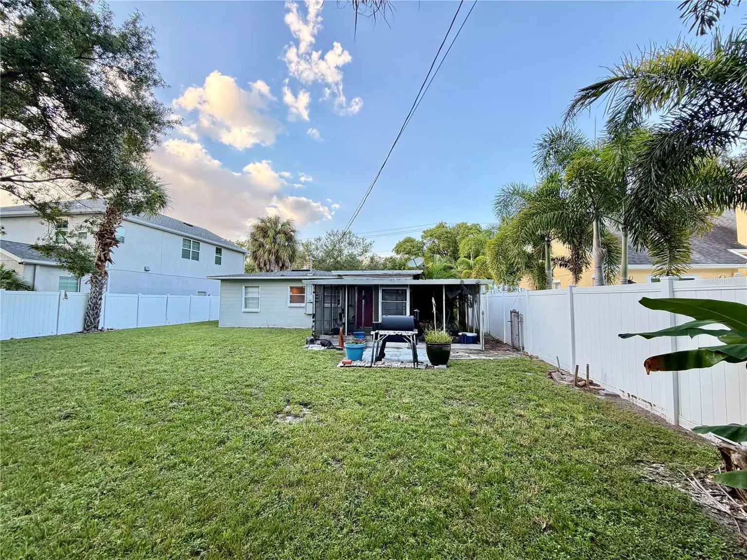 3914 W KENSINGTON AVENUE, TAMPA, FL, photo 2 of 5