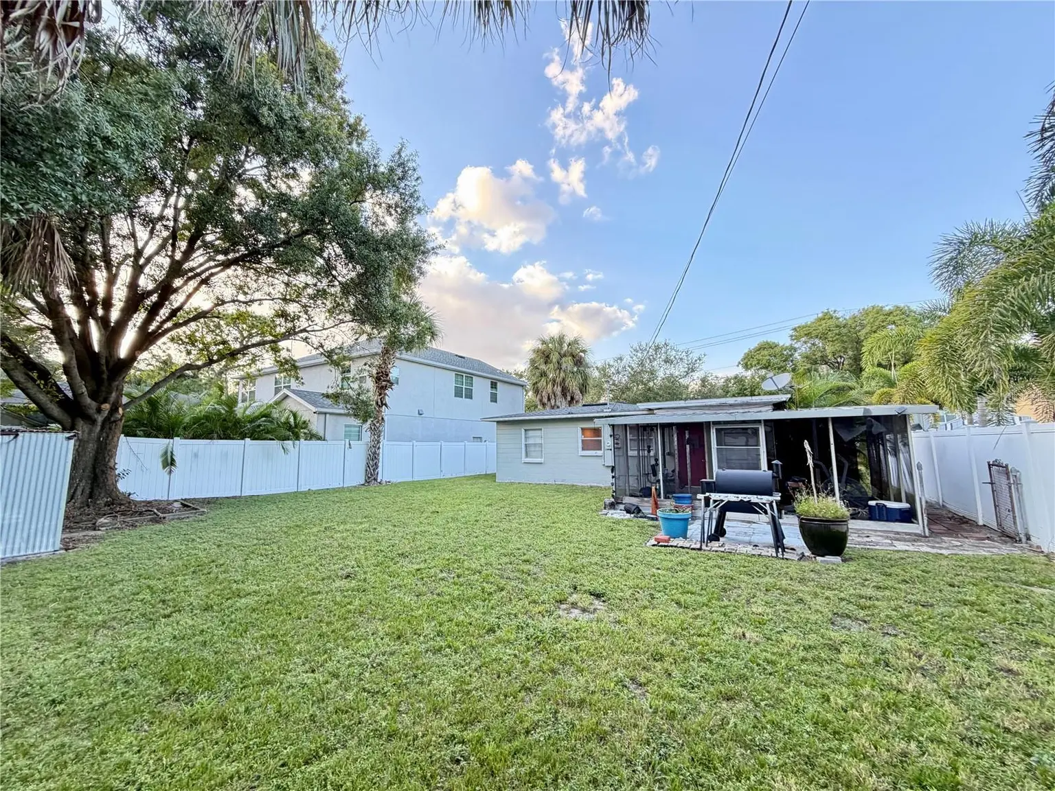3914 W KENSINGTON AVENUE, TAMPA, FL, photo 3 of 5