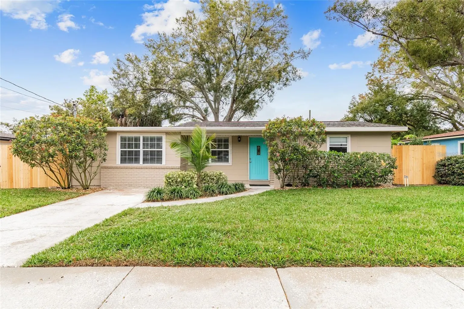 4704 W BAY AVENUE, TAMPA, FL, photo 2 of 30