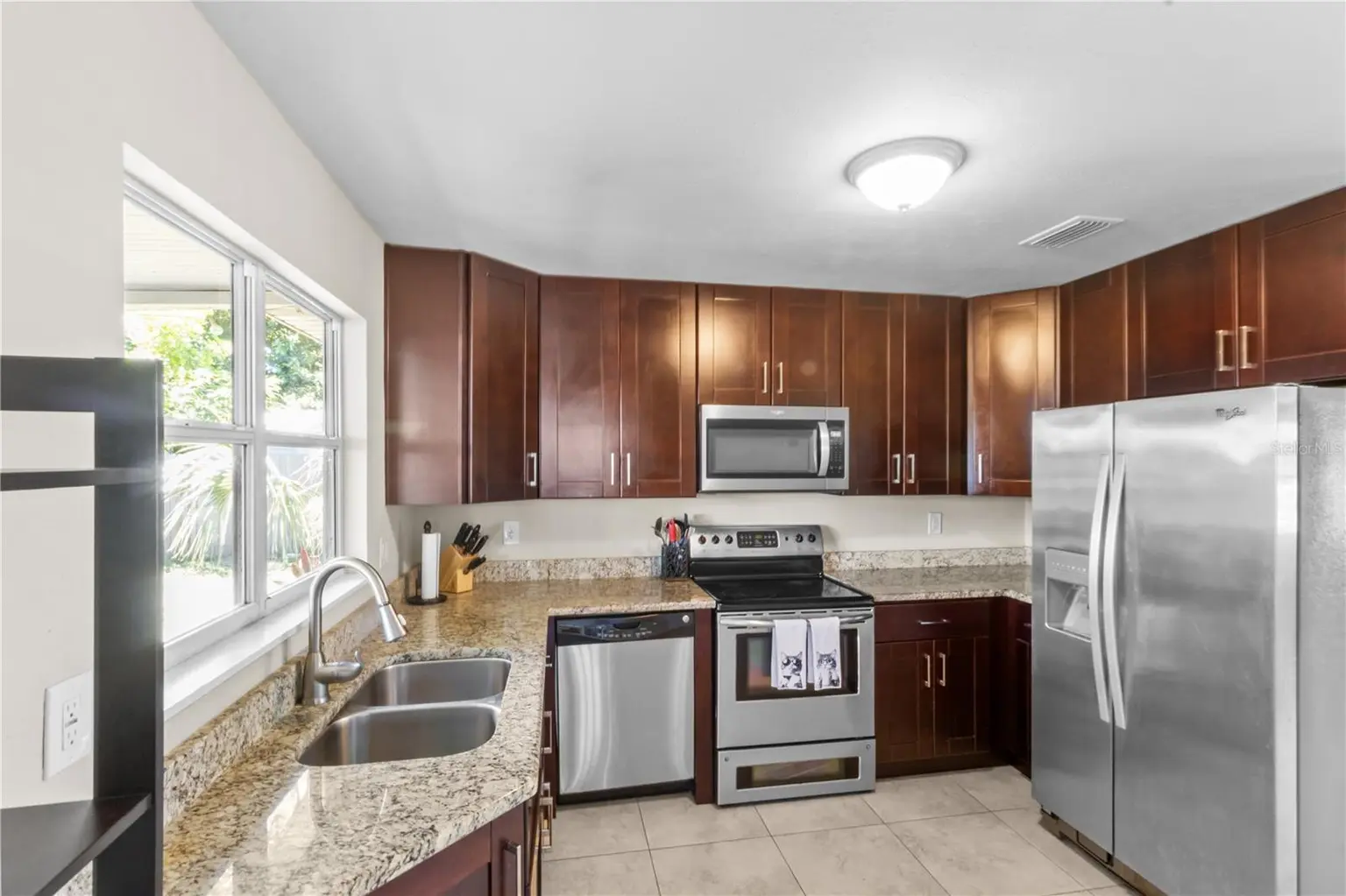 4704 W BAY AVENUE, TAMPA, FL, photo 13 of 30