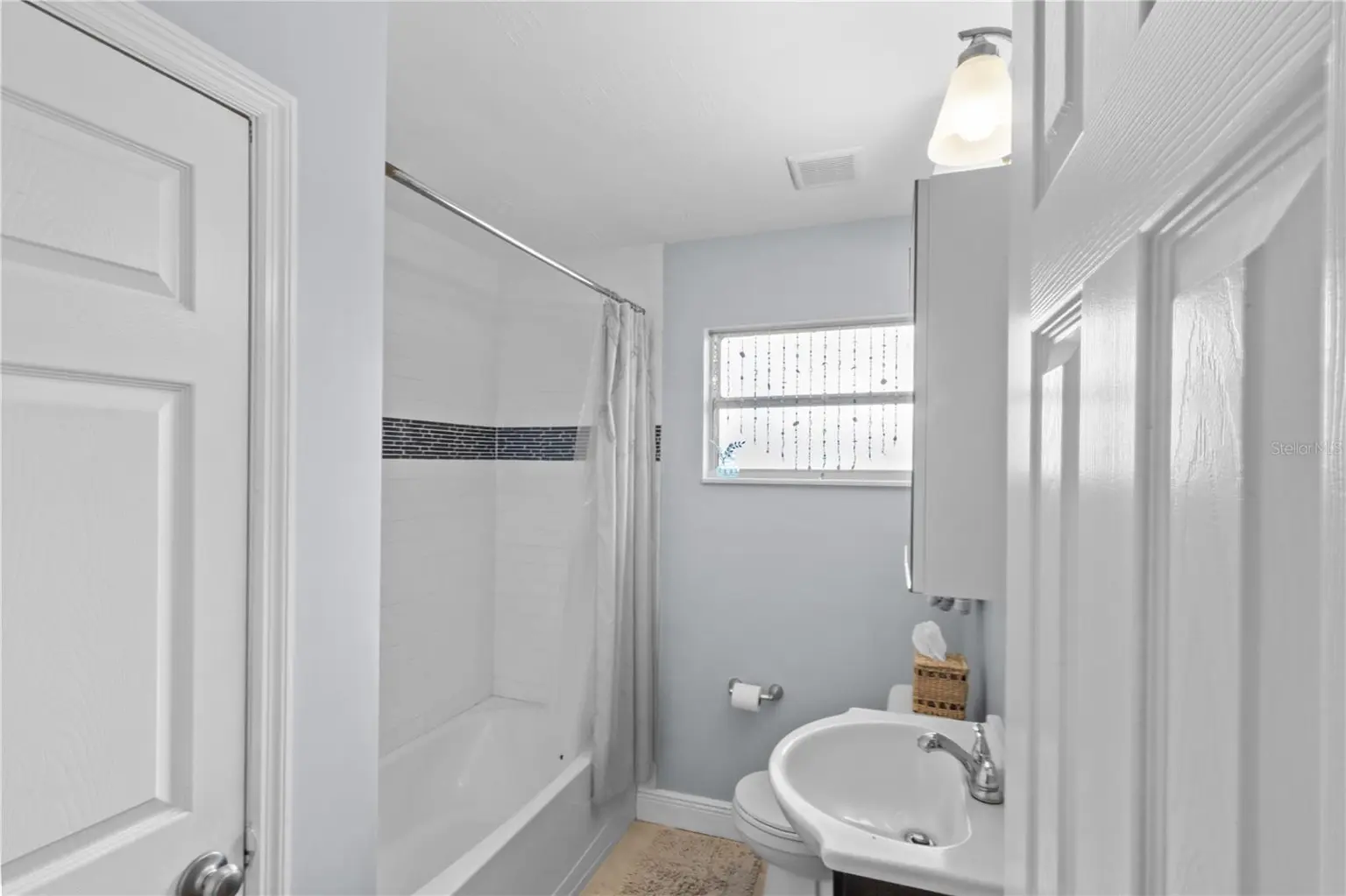 4704 W BAY AVENUE, TAMPA, FL, photo 15 of 30