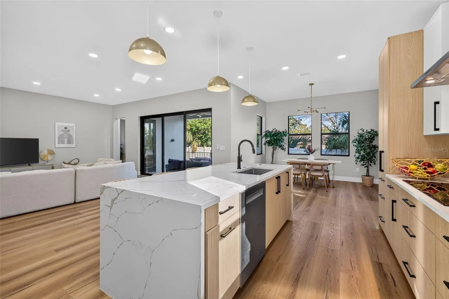 4219 W BAY VIEW AVENUE, TAMPA, FL, photo 15 of 50