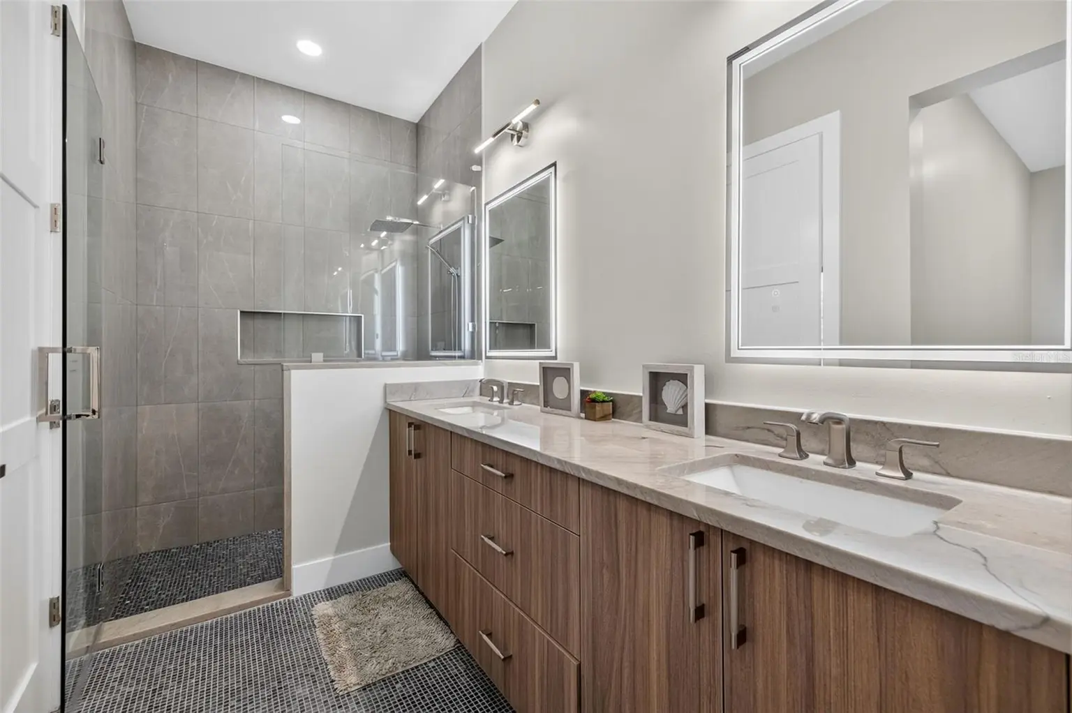 4219 W BAY VIEW AVENUE, TAMPA, FL, photo 43 of 50