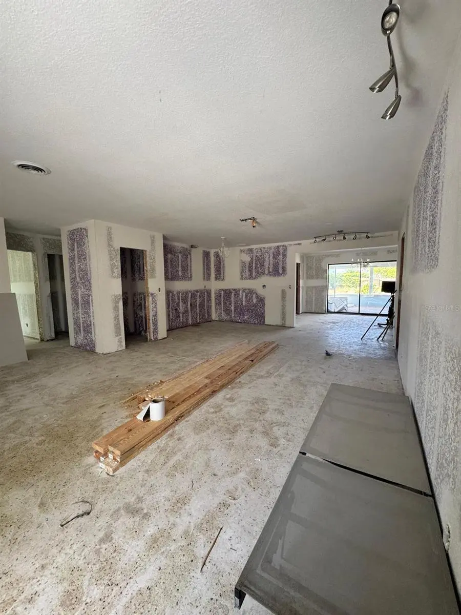 4990 VENETIAN BOULEVARD NE, ST PETERSBURG, FL, photo 2 of 24