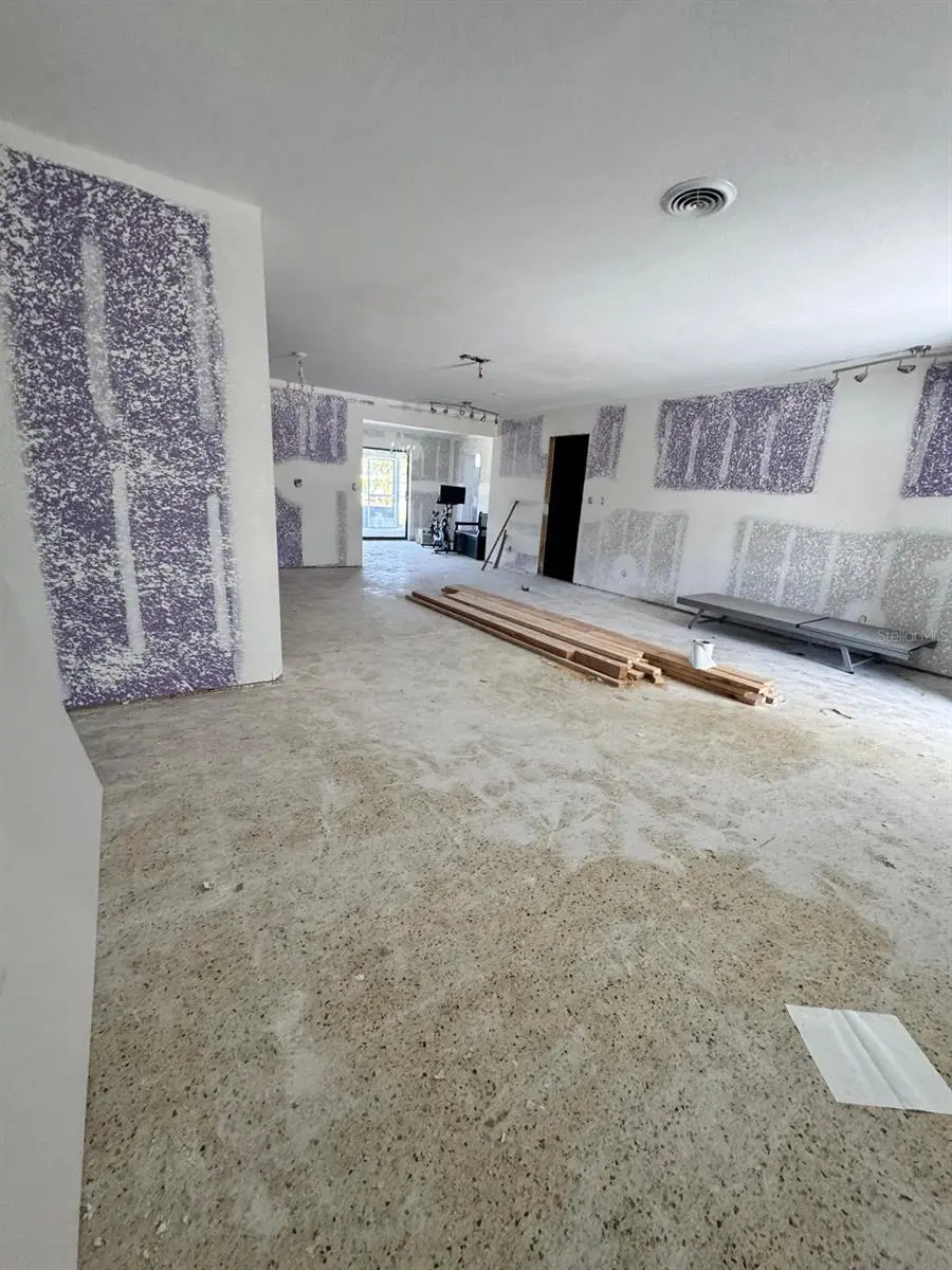 4990 VENETIAN BOULEVARD NE, ST PETERSBURG, FL, photo 3 of 24