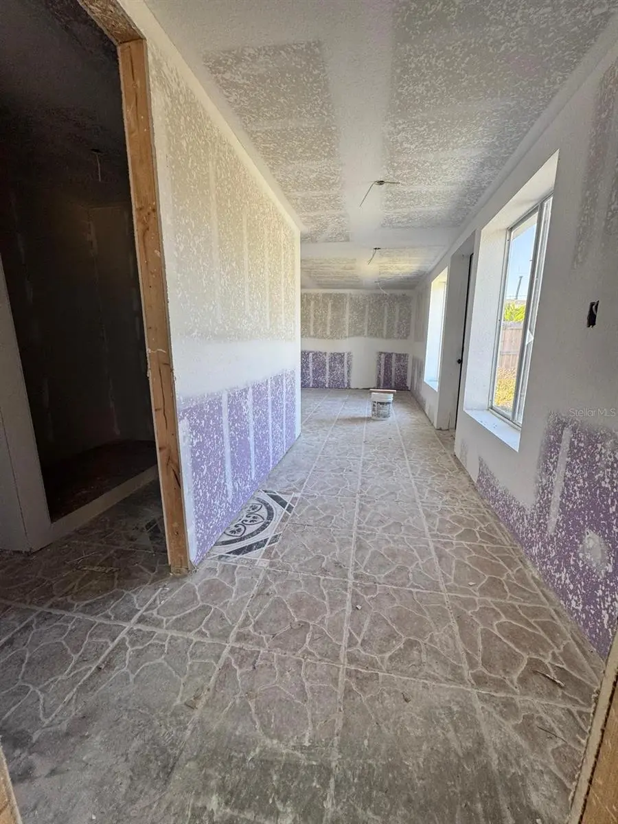 4990 VENETIAN BOULEVARD NE, ST PETERSBURG, FL, photo 9 of 24